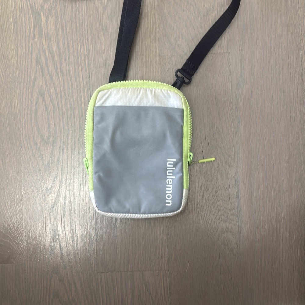 lululemon cross body bag